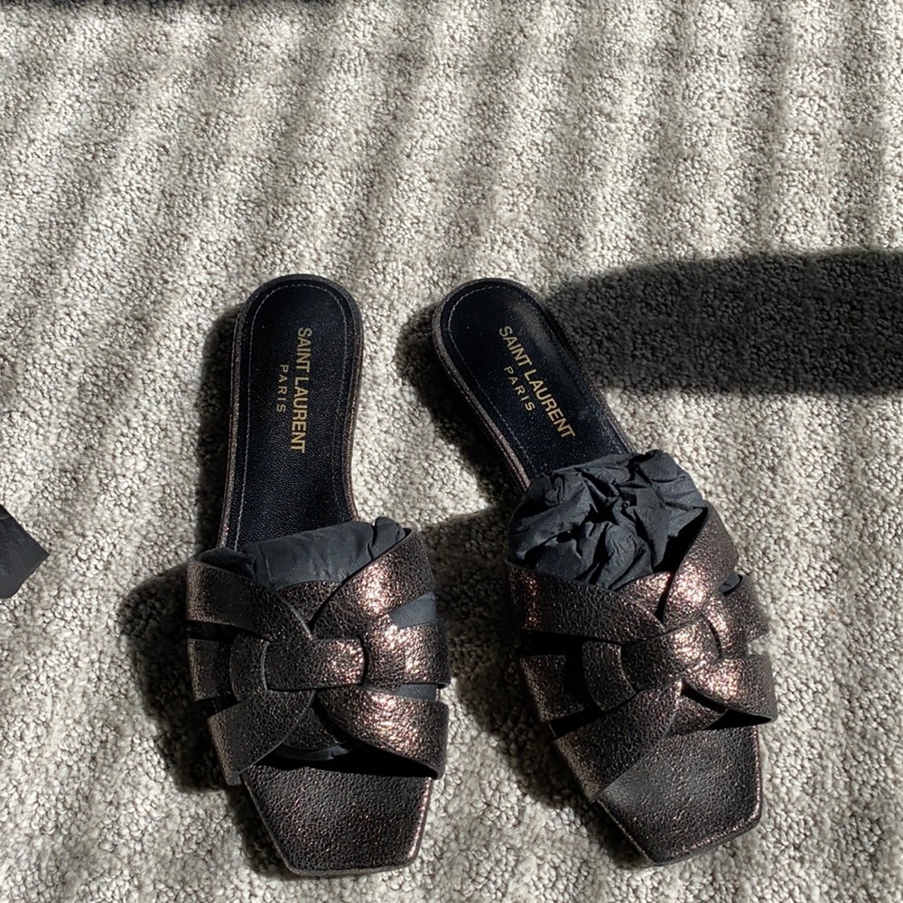 Ysl tribute sandal in Nero + gunmetal